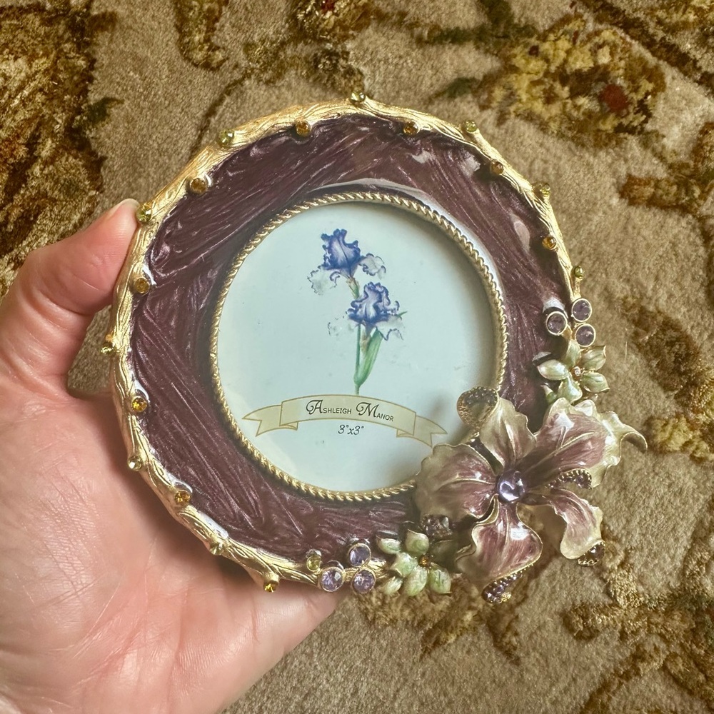 NIB Victorian Garden Romance 3x3 frame